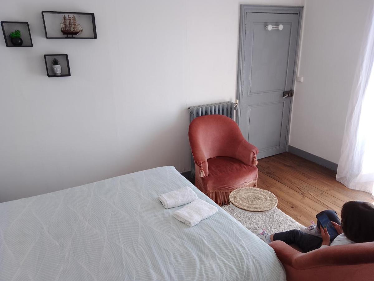 La Chaloupe 4 Bed and Breakfast Thiers Εξωτερικό φωτογραφία